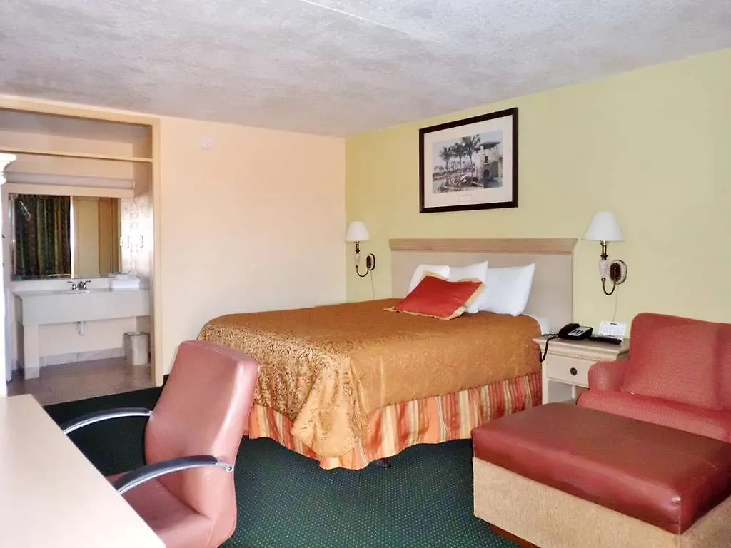 Hotel America'S Best Inn & Suites-Lakeland